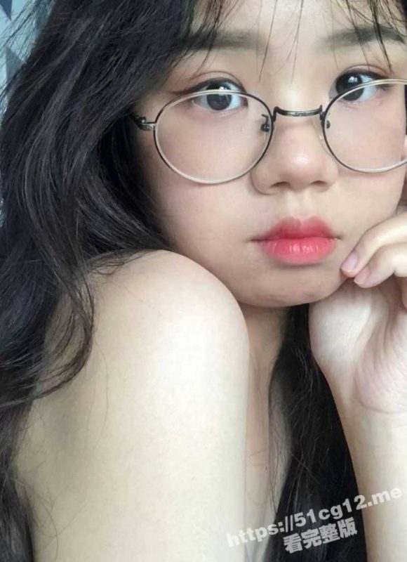 约炮达人爆操微胖脸戴着眼镜的小母狗 舒服到抽搐 这种身材操起来巨爽！-51吃瓜网