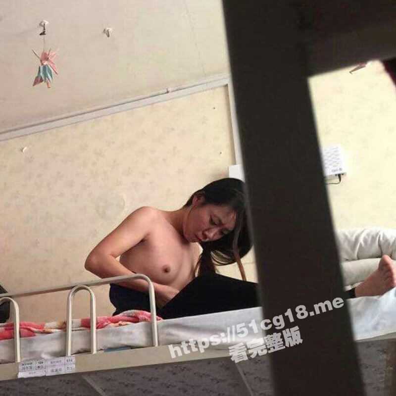 坑闺蜜系列 偷拍大学闺蜜洗澡 换衣服 颜值都好高 奶子白花花的 真想上去抓一把 - 51吃瓜网-51吃瓜网