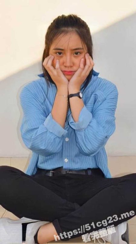 推特 极品反差婊美少女 带眼镜的骚母狗 Yang Lagi Viral 被主人调教深喉 爆操视频泄密-51吃瓜网