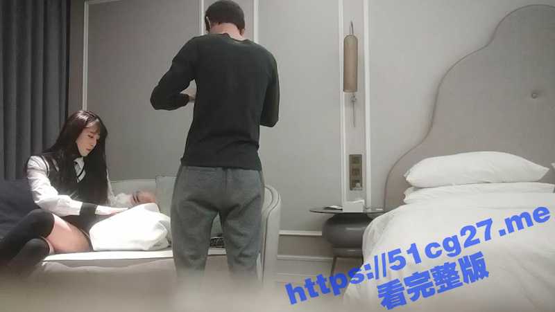 利哥探花 这应该是利哥探花最后一期了！超美极品外围 操着操着突发事故 警察上门逮捕 最后妹子都快崩溃-51吃瓜网