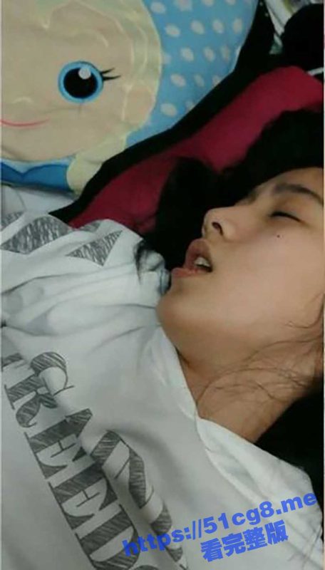 清纯少女学生妹被金主包养 一线天粉穴被无情玩弄 逼紧爆射一身 自拍视频流出！-51吃瓜网