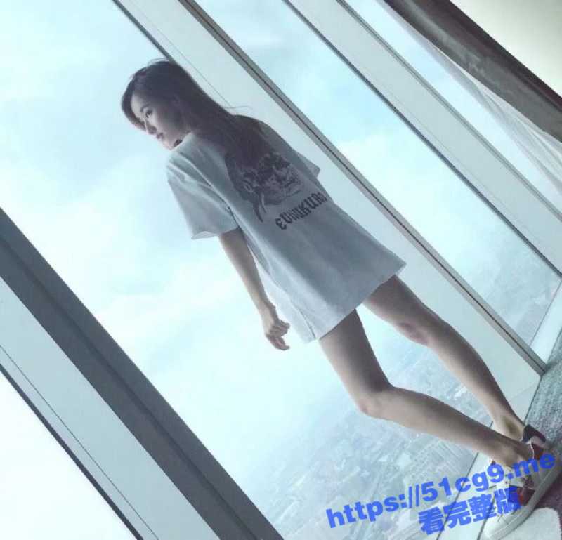 推特非常骚浪贱的女神 猫宝儿 啪啪私拍 调教 露出 情趣制服 楼梯间 足交 SM 挑战各种极致性爱-51吃瓜网