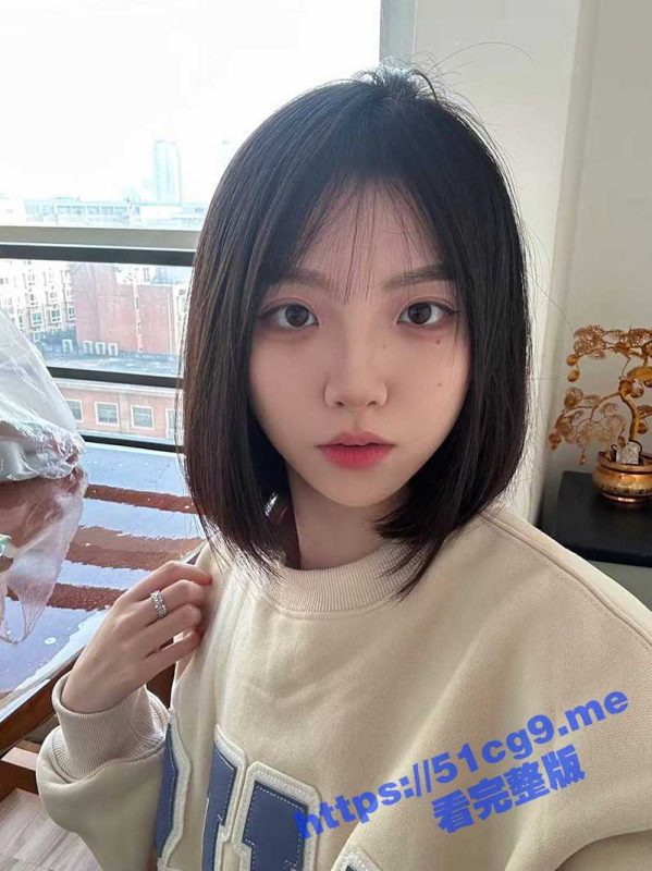 长沙师范学院反差嫩妹 姚诗莹 和男友酒店开房吃鸡视频曝光 长相很清纯的嫩妹吃起鸡巴太反差了！-51吃瓜网