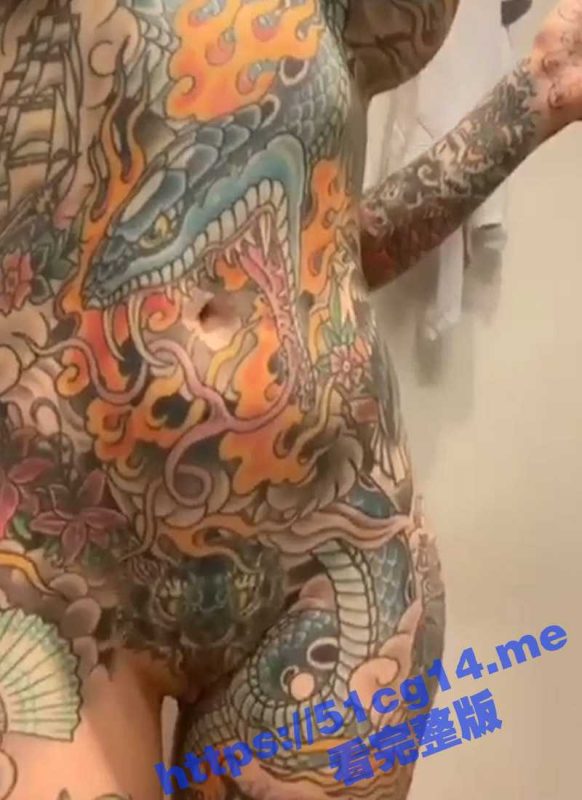 好牛逼的纹身 妹子凹凸有致的身材加上满身的纹身 操起来肯定很爽！-51吃瓜网