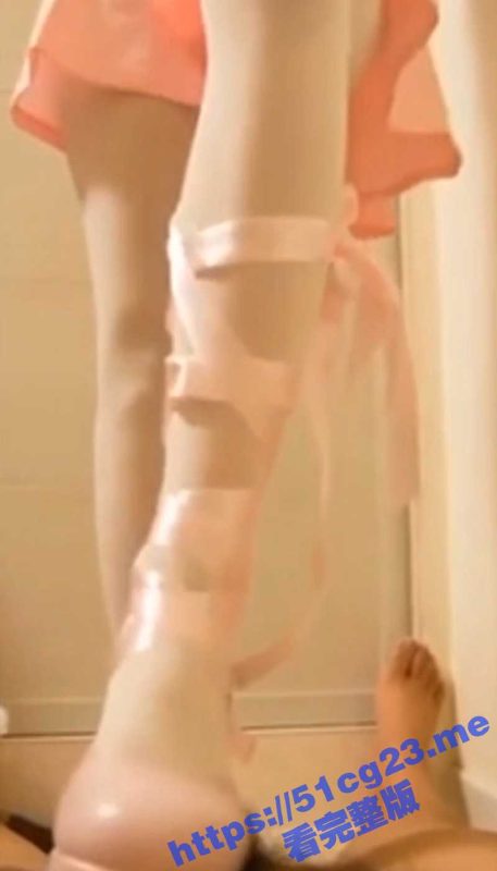 极品女王调教阳痿男 穿着白丝粉色高跟 狠狠的蹂躏鸡巴！-51吃瓜网