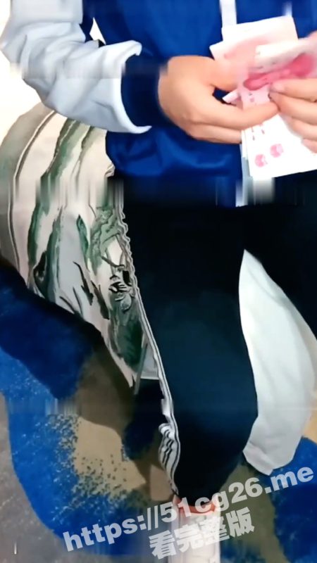 破处大神新作 穿着校服的00后妹子要买4999的手机 就用她的处女膜作为交换代价！-51吃瓜网