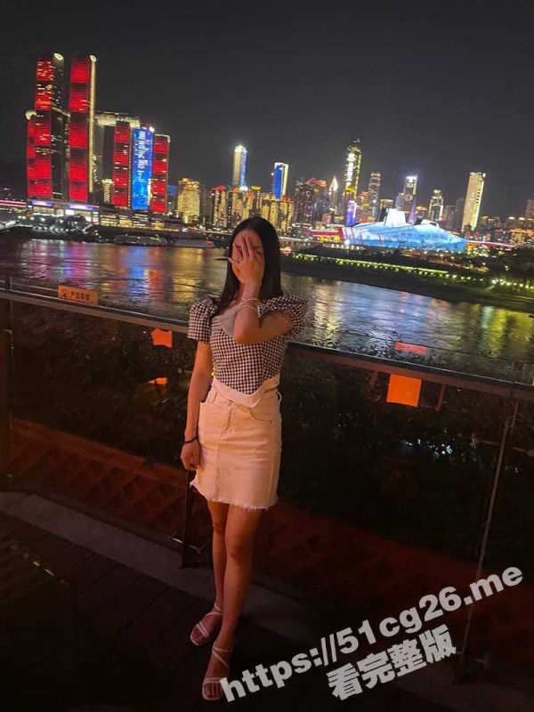 瓜友最新投稿 重庆极品骚妻 杨晨斐 穿上制服竟比妓女还淫荡 震撼私密流出！-51吃瓜网