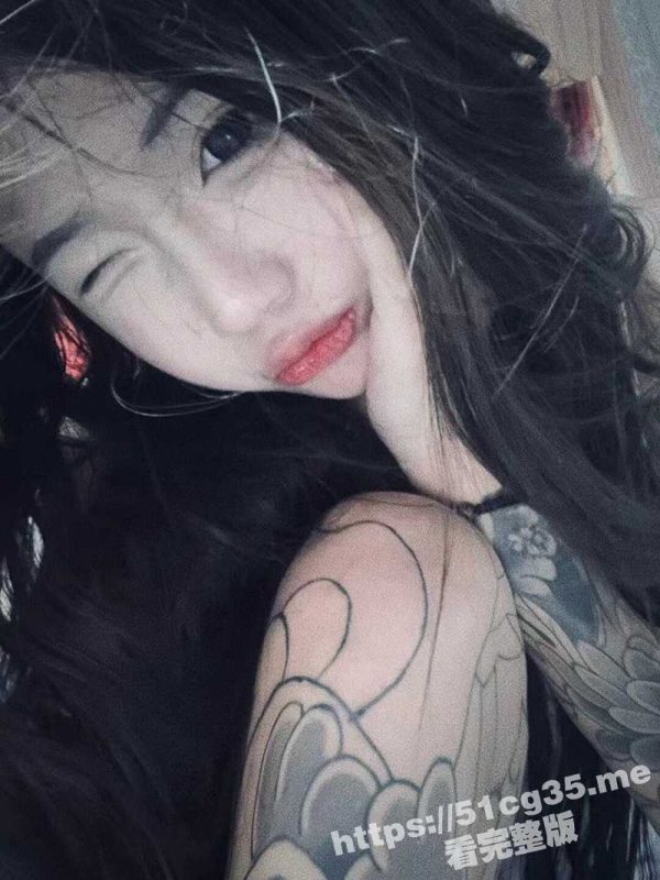 极品巨乳纹身网红美女 金主爸爸定制自拍揉奶扣逼视频流出 还搬开骚穴拍摄太骚了-51吃瓜网