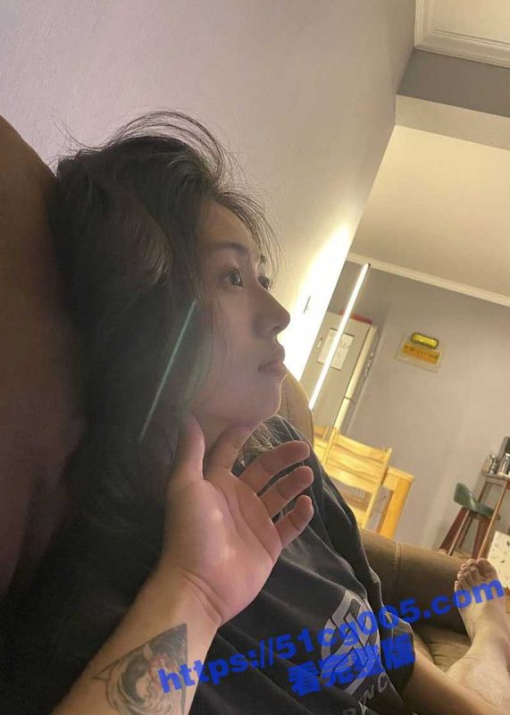 瓜友投稿！大学毕业以后女票来宁波找我 班也不上天天打炮 内射 口爆 喝尿 已成功开发小母狗！-51吃瓜网