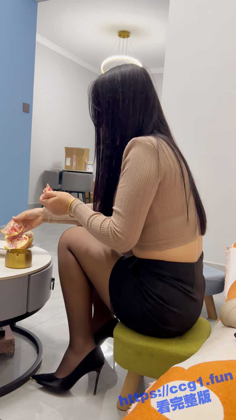 绿帽真实记录贡献自己的老婆 让性感老婆穿开档丝去安慰离异兄弟 精液吃到饱 - 51吃瓜网-51吃瓜网