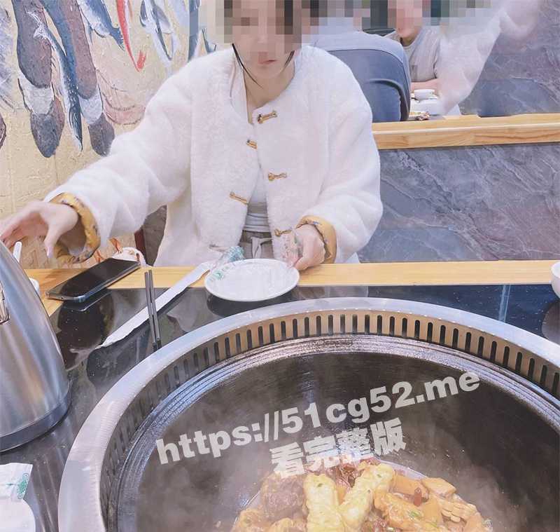 兄妹乱伦大神妹妹的第一次给了我 找到一个可以吊顶的酒店 把大肚子妹妹吊起来很很操 没插几下就喷水了-51吃瓜网