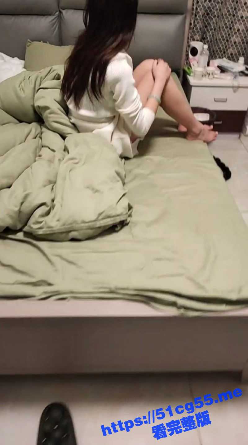 瓜友小情侣做直播带货不挣钱 换条赛道 做网黄 自拍做爱扣逼揉奶 尝试新路子! - 51吃瓜网-51吃瓜网