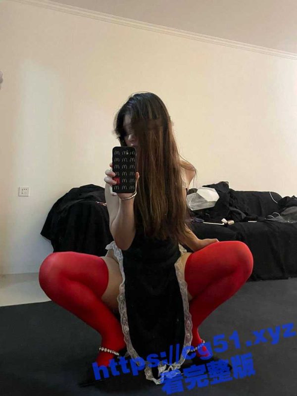 大奶美腿福利姬 穿透视装的骚逼眼镜娘 颜值到位大灯粉嫩 底盘稍微有点生锈 这样的车开起来一定很爽吧-51吃瓜网