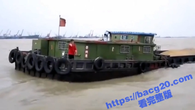 泰州港货船超载进入长江 遇到大风不幸沉没 中国海警果断出手成功救下2位船员！为救援工作点赞！-51吃瓜网