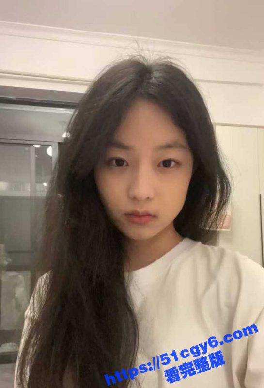 独家曝光！瓜友酒吧搭讪清纯女大学生 带到酒店激情性爱 大屌后入狠操 叫床声甜美动人-51吃瓜网