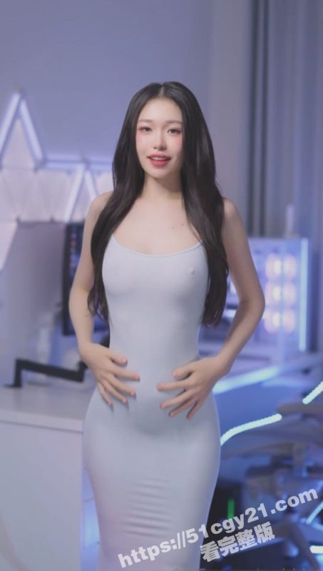 新加坡极品福利姬 meriolchan 双马尾黑丝上演极致诱惑 白虎嫩穴被大屌猛烈抽插 香艳到炸裂！-51吃瓜网