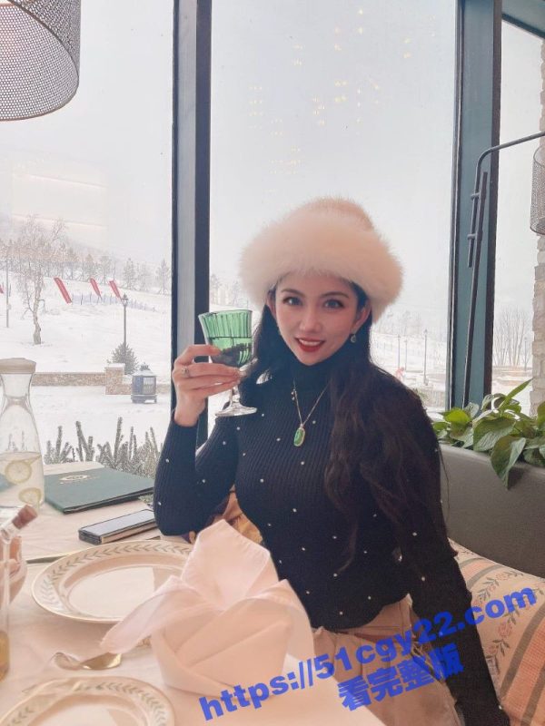 上海极品御姐露脸性爱视频曝光 饥渴少妇化身浪荡尤物 被炮友干的眼神迷离喘娇连连！-51吃瓜网