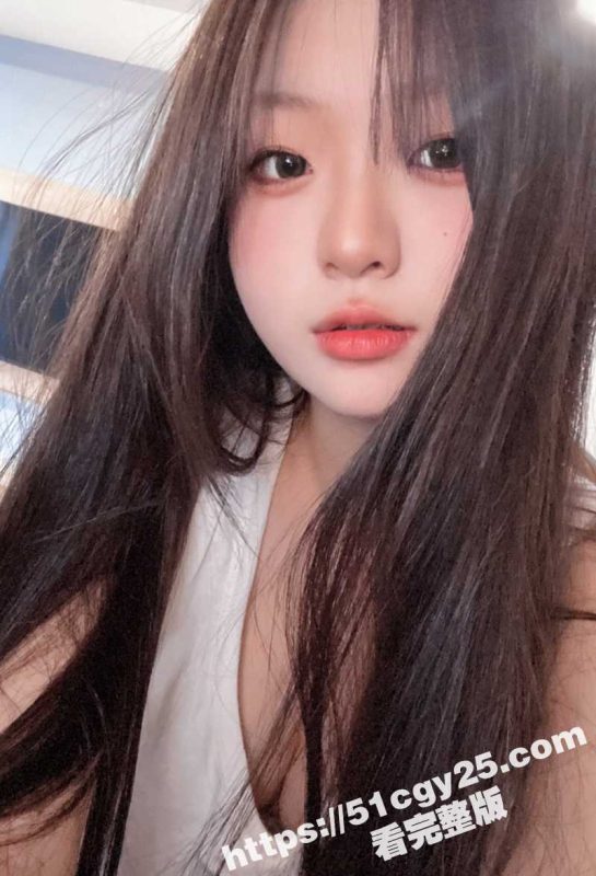 985大学校花大量淫照和性爱视频流出！酒店玩3P露脸舔屌 被富二代打桩爆操 ！-51吃瓜网