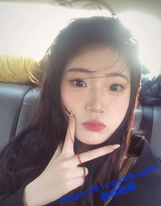 陕西清纯眼镜妹 性爱视频泄露 与男友在酒店走廊释放欲望 翘臀被猛烈进攻 刺激感飙升！-51吃瓜网