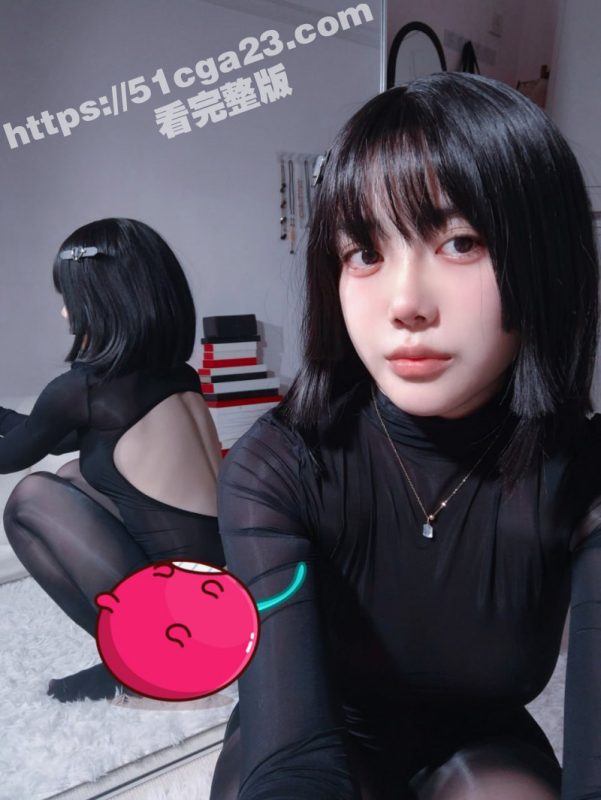 高颜值福利姬 高桥千凛 三点全露私拍 琉光15D连体油光黑丝 对镜展示肥美嫩鲍！-51吃瓜网