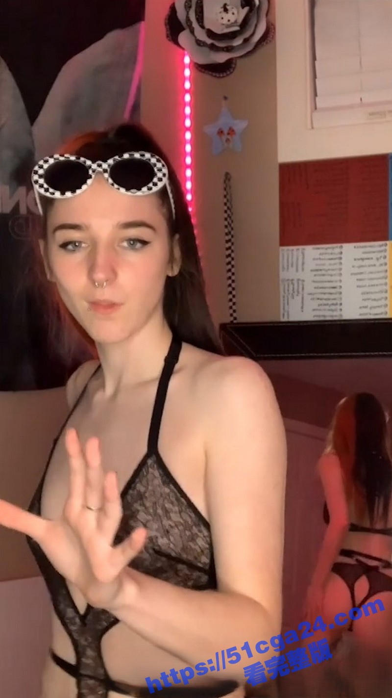 国际版TikTok 欧美靓妹们大尺度劲爆骚舞 三点全露诱惑无比 粉乳嫩穴层出不穷 令人眼花缭乱！ - 51吃瓜网-51吃瓜网