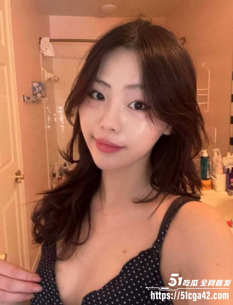 极品高颜值大学生福利姬身份暴露！自慰视频遭疯传 梳子插穴反差尽显 浪叫声响彻房间！ - 51吃瓜网-51吃瓜网