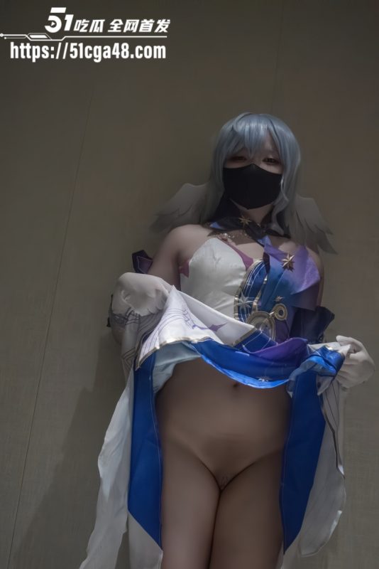 极品福利姬 少女印画 Cos知更鸟掰穴自慰 道具抽插白虎嫩穴 淫水流个不停 实在令人欲罢不能！-51吃瓜网