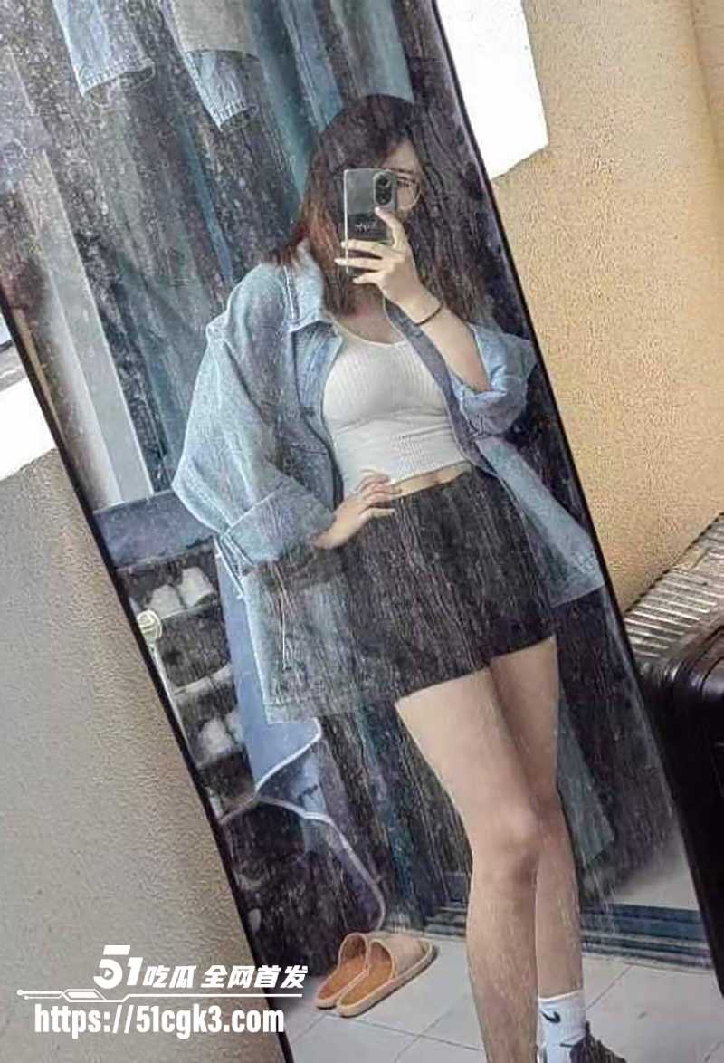 陕西前台小姐姐 约炮视频流出 蹶翘臀被炮友无套后入 自慰揉穴淫液超多！ - 51吃瓜网-51吃瓜网