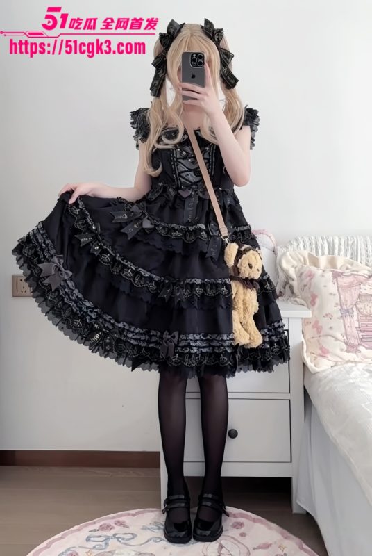 极品萝莉福利姬 仙仙桃 最新洛丽塔制服诱惑 白虎小穴粉肉外翻 白浆淫水狂流不止！-51吃瓜网