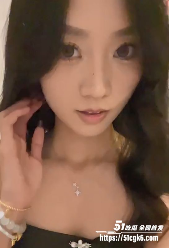 极品前台美女 小梦 不雅视频流出!拍露穴淫片勾引被老板爆操 对白淫荡至极!-51吃瓜网