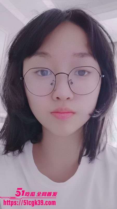 安徽师大 陈雅琳 毕业后为留校任教 主动献身校长捆绑双手无套后入 香艳交易反差感爆棚！-51吃瓜网