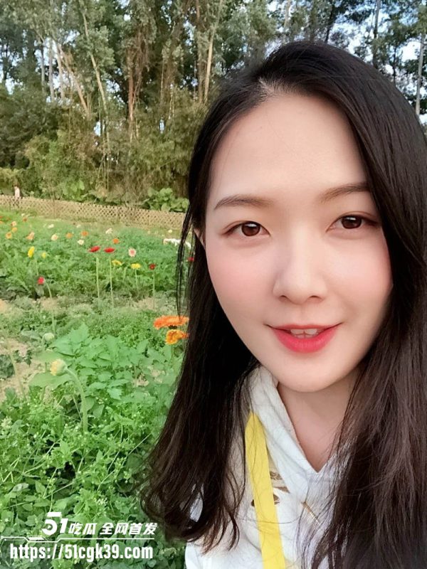 高颜值大学生情侣 同居做爱私密视频流出 巨乳翘臀曲线火爆 骚逼粉嫩诱惑至极 深喉口交无比淫骚！-51吃瓜网