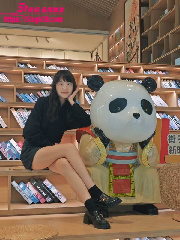 四川绵阳骚母狗 罗欢 出轨视频曝光 清纯眼镜妹无缝衔接疯狂约炮 手指扣穴无套爆操 干的床板吱吱作响！-51吃瓜网