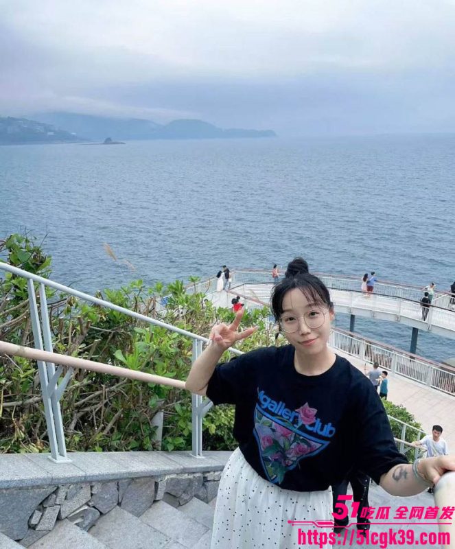 水贝珠宝行业小骚货私生活曝光 每月换对象 买珠宝换操眼镜妹 情趣装骑乘榨精 视觉冲击力爆棚！-51吃瓜网