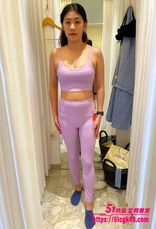 风骚气质人妻不雅视频流出 反差少妇出轨彻底放荡 露脸狂舔主人肉棒 足交撩骚被无套爆操 ！-51吃瓜网