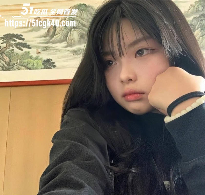 石家庄约炮清纯学生妹 粉嫩多汁骚穴勾魂 外表清纯私下无比淫荡 无套狂操内射淫水狂喷！-51吃瓜网