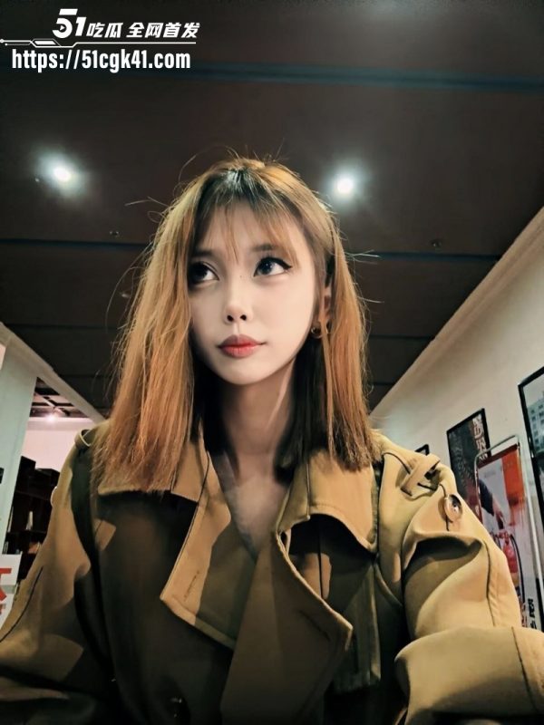 广东服装店老板娘 谢梅 给炮友拍摄自慰视频 饥渴少妇洗澡时使劲揉胸缓解性欲！-51吃瓜网