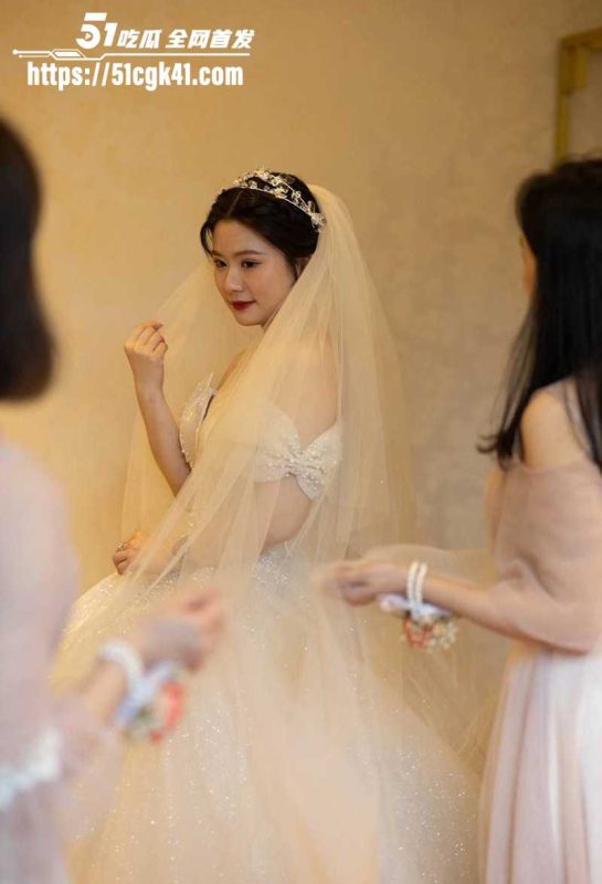 南通瓜友约炮新婚少妇 车里舔穴开房爆操 无套猛干紧致骚穴 家中露脸出轨超刺激！-51吃瓜网