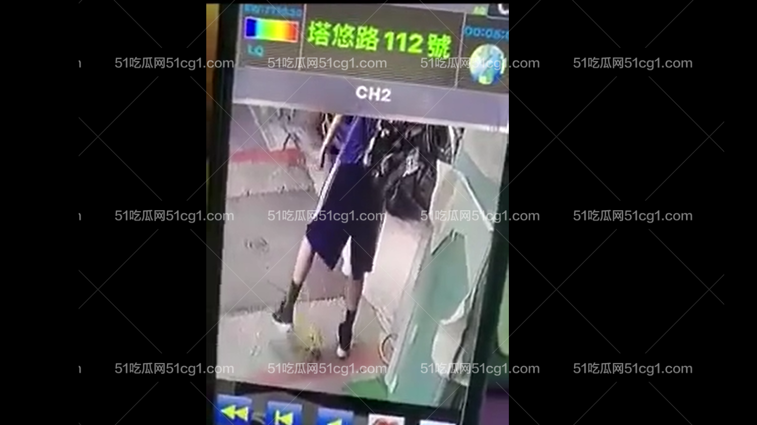 拉屎 憋不住了拉一裤子 - 51吃瓜网-51吃瓜网