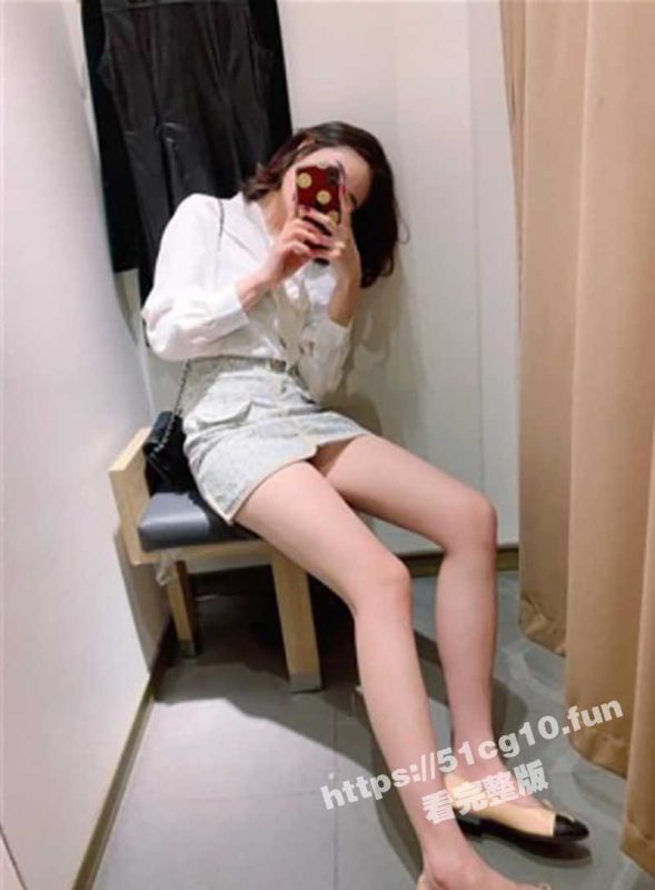 风韵少妇才是最爽的！极品美少妇背着老公和老情人酒店开房啪啪 被渣男情人群炫耀流出！-51吃瓜网