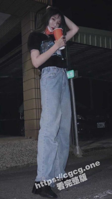 超级嫩妹泄密流出！白虎清纯学妹 没想到是个反差婊 掰开自己的无毛粉穴 自慰私拍给男友看！-51吃瓜网