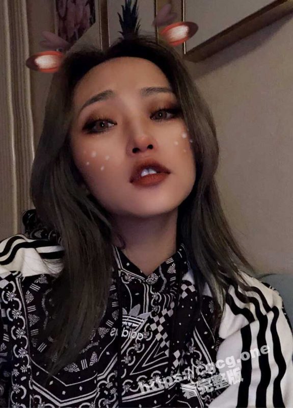 露脸才是王道 推特反差女神VAVA 高颜值狂野气质御姐极品大奶  大尺度私拍流出 各种风格开放大胆-51吃瓜网