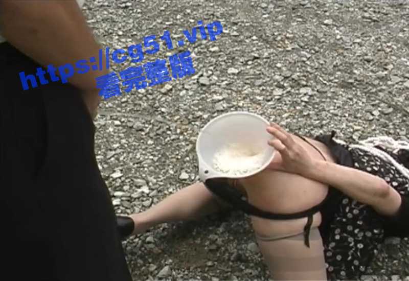 哇擦了 这个牛逼！屁眼灌尿 还是刚出炉的 太会玩了！-51吃瓜网