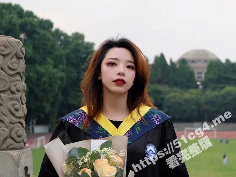 武汉大学交际花陆庆玲 学校就是最好的钓凯子场所！又单纯又舍得花钱 学弟终于选择曝光骚鸡-51吃瓜网