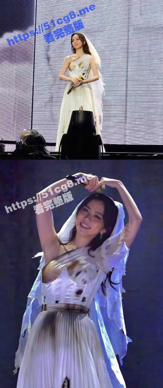 这光线错觉太逼真了！邓紫棋 演唱会穿透视装 大乳晕闪瞎网友！-51吃瓜网