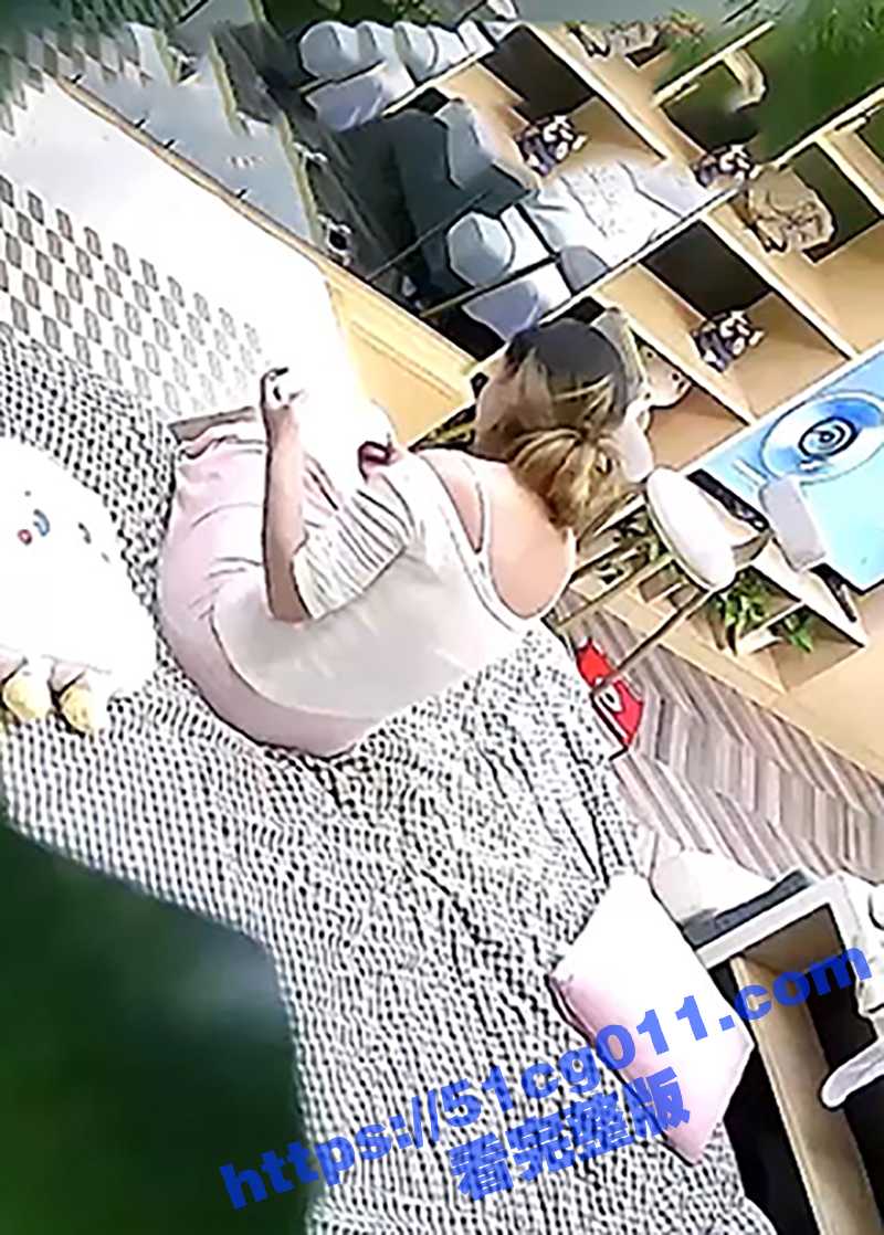 酒店真实偷拍 纯欲萝莉穿上白丝化身淫娃成为榨精器！拿笔自慰 主动骑乘表情销魂！ - 51吃瓜网-51吃瓜网