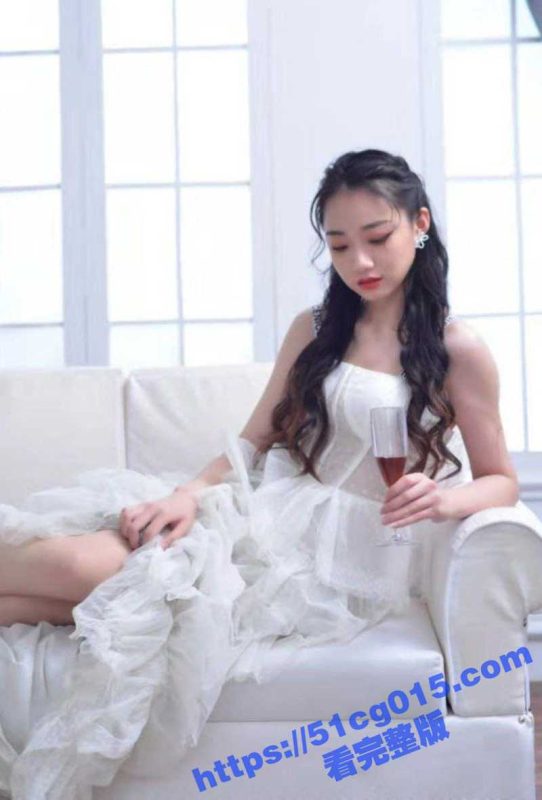 女大毕业入职保险销售 为了拿下全校师生保险 给老师免费随便操 原来销冠是这样来的!-51吃瓜网