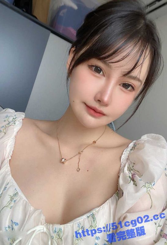 福建泉州夜店高颜值美乳卖酒女 章晓筱 为了提成直接陪用户到了床上！话说卖酒哪有卖逼赚钱呢！-51吃瓜网