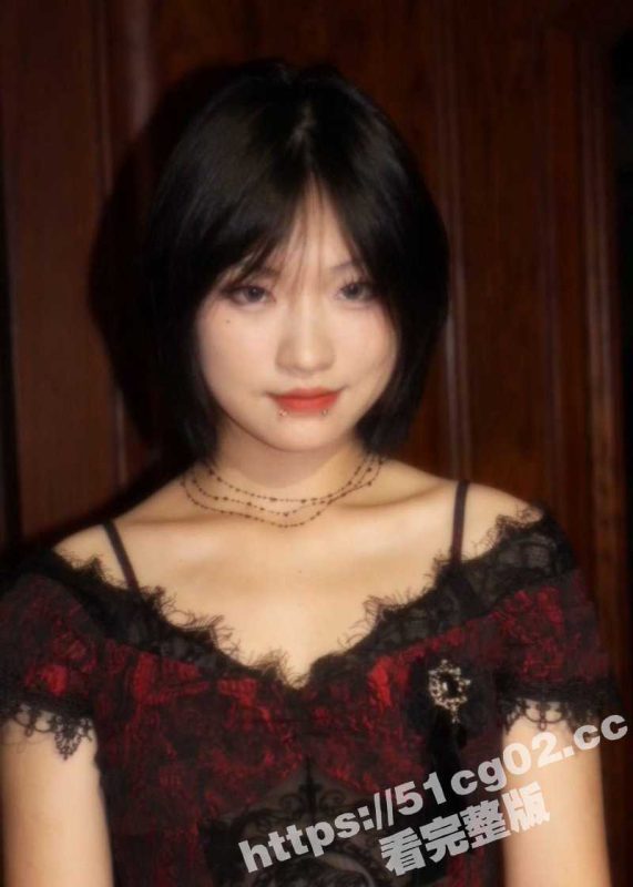 贵州反差婊母狗 以回娘家为借口偷情约炮 跪地淫贱舔屌 还要炮友内射！-51吃瓜网