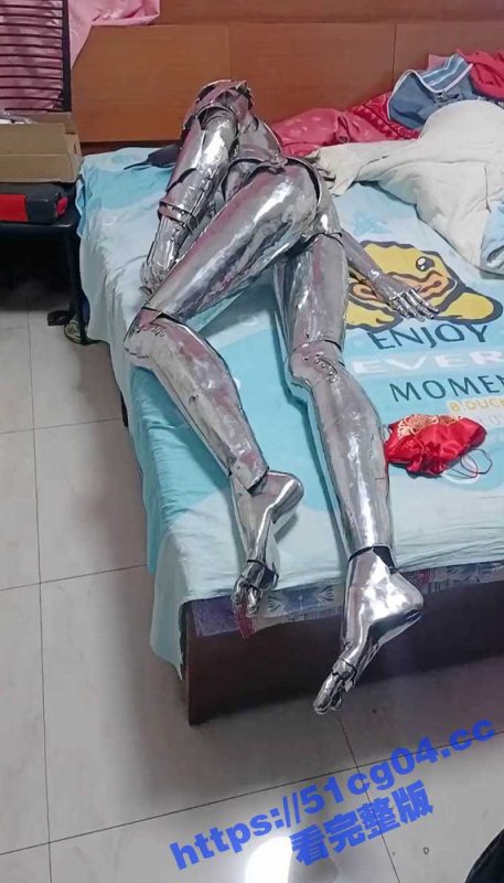 不锈钢嫂子！哥们口味挺重啊 莫非哥们的鸡巴是铁做的？不然怎么能征服不锈钢嫂子-51吃瓜网